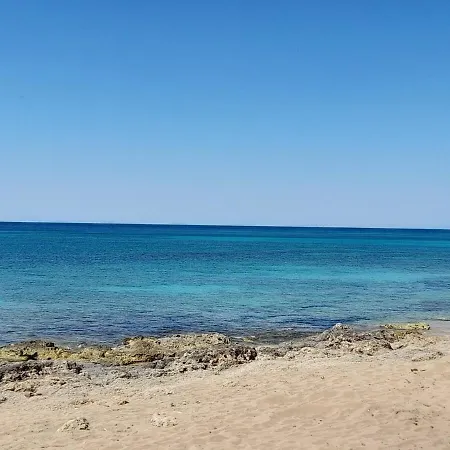 Casetta Maca Fronte Mare Apartment *